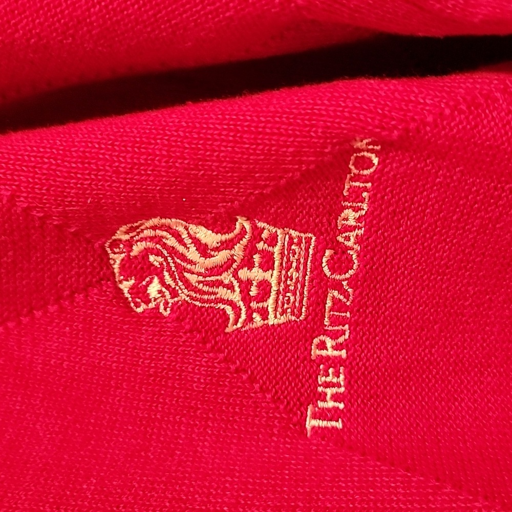 Ritz Carlton large golf Red coat - Picture 2 of 4